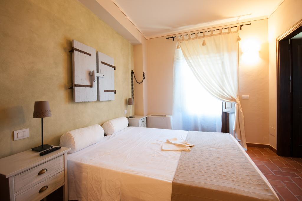 Agriturismo Borgo Tra Gli Olivi Castiglion Fiorentino Rum bild